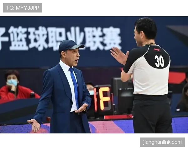 裁判暂停比赛的合法理由与恢复比赛程序